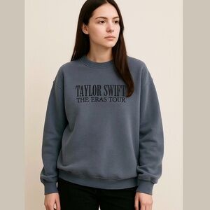 🎄Taylor Swift The Eras Tour Gray/Black Sweatshirt  XS AS IS